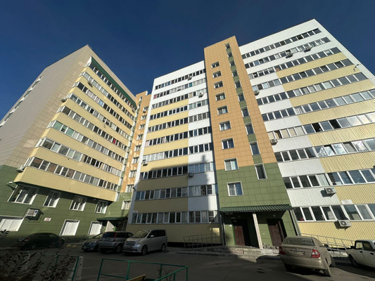 Купить --комнатную квартиру